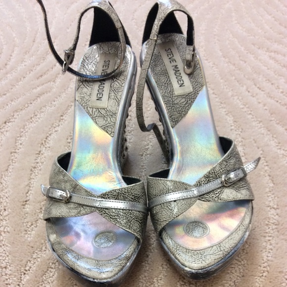 Sandals Wedges - Picture 2 of 3